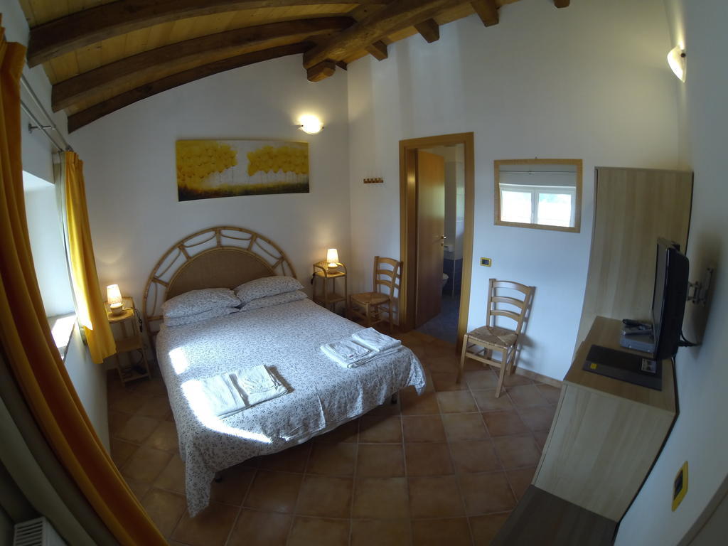 Al Campo Di Sotto Bed & Breakfast Buia Luaran gambar