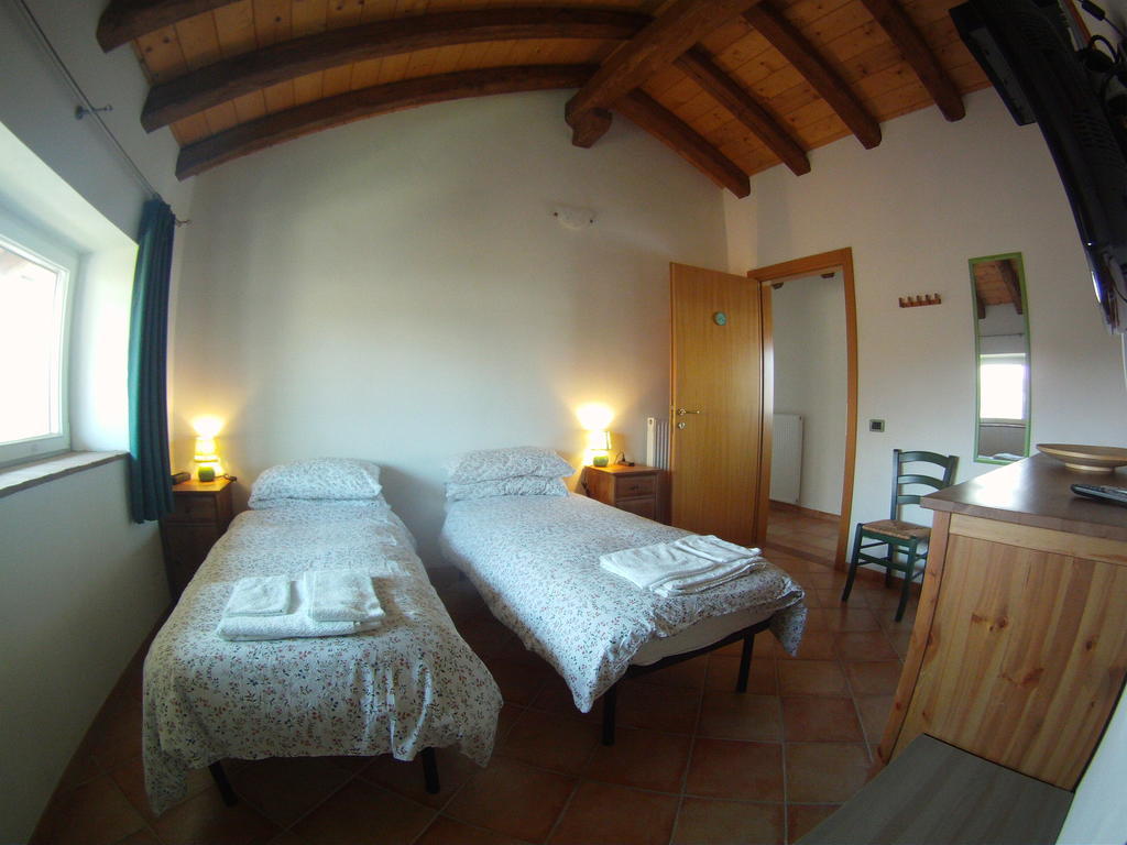 Al Campo Di Sotto Bed & Breakfast Buia Luaran gambar